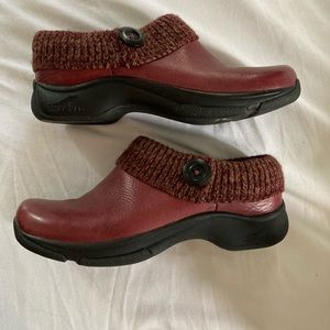 Dansko Leather clog Dark Red  Wool trim& button.39